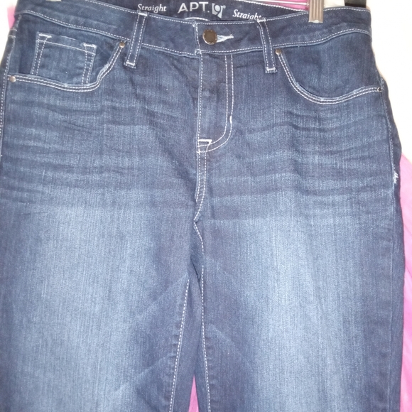 Apt 9 Straight Leg Med/Darkish  Blue Women's Jeans Length 32in - Picture 2 of 4